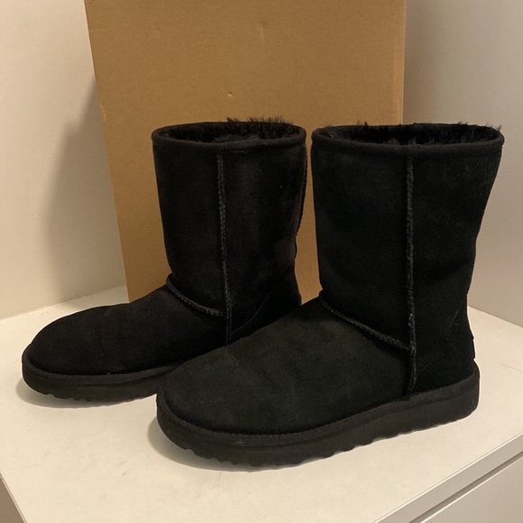 Classic short II Ugg Boots - Picture 3 of 5